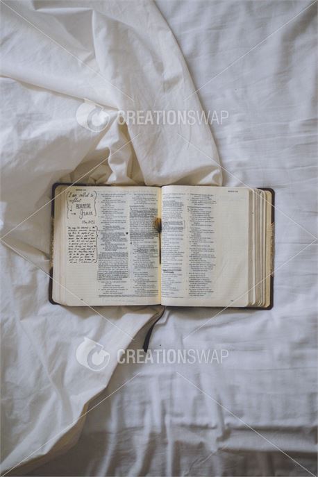 Scripture on White Linens (39414)