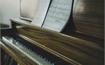 Old, Vintage Piano (47265)