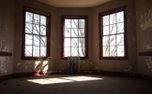 Window in an empty room (59073)