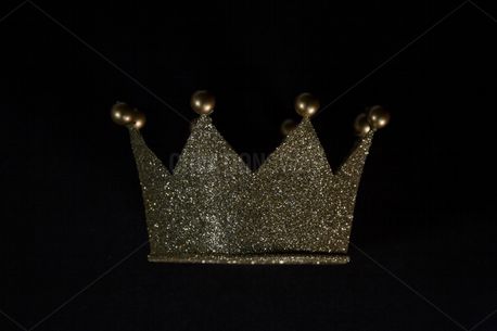 Media - Crown on black background | CreationSwap