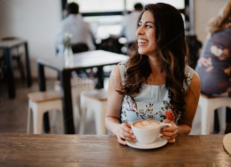 Girl in coffee shop (66993)